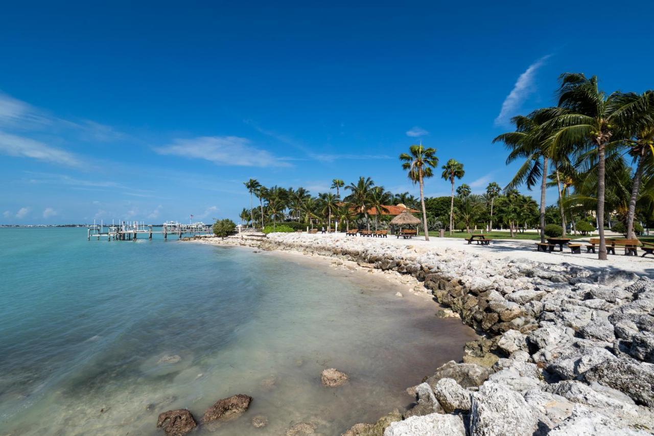 Newly Renovated 3Br2Ba Duplex With Private Dock Key Colony Beach Exterior foto