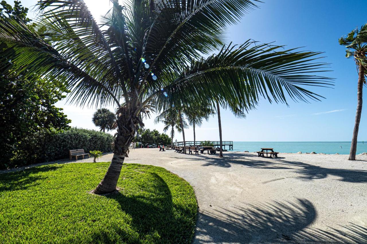 Newly Renovated 3Br2Ba Duplex With Private Dock Key Colony Beach Exterior foto