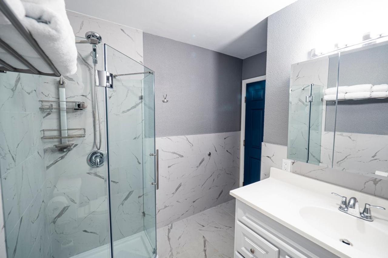 Newly Renovated 3Br2Ba Duplex With Private Dock Key Colony Beach Exterior foto